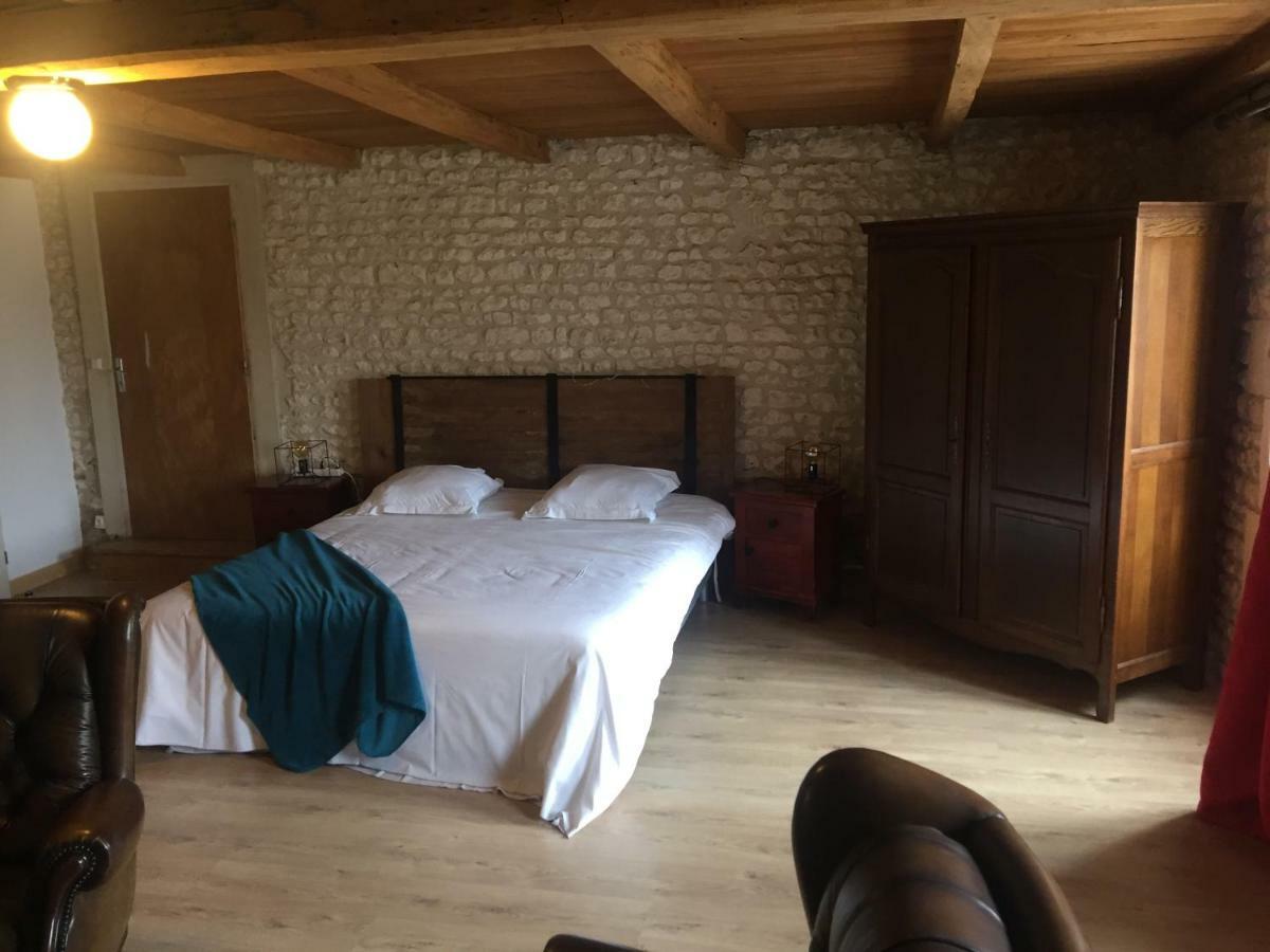 Tetes A L'Air Bed & Breakfast Montils Luaran gambar